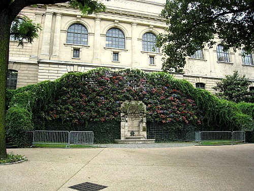 http://www.thbz.org/images/divers/jardins_verticaux/langevin1.jpg