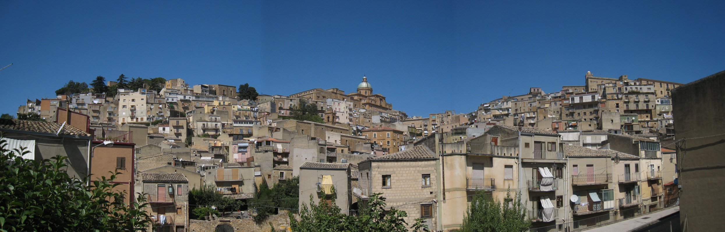 http://www.thbz.org/images/europe/sicile/piazza-armerina-panoramique.jpg