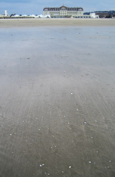 http://www.thbz.org/images/france/deauville2006/plage.jpg