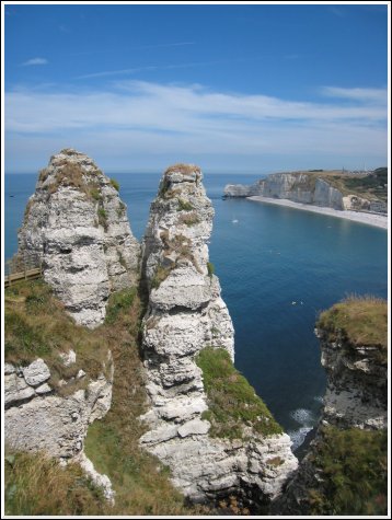 http://www.thbz.org/images/france/etretat2008/rochers.jpg