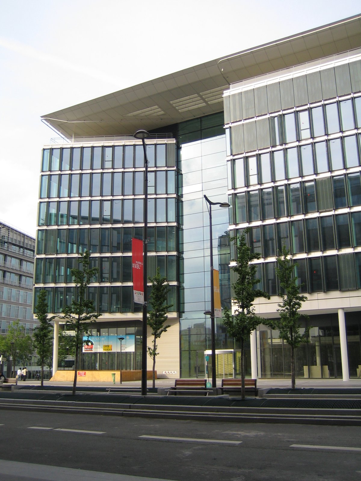 http://www.thbz.org/images/paris/13/foster-1.jpg